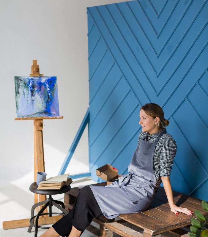 beautiful-artist-relaxing-full-shot